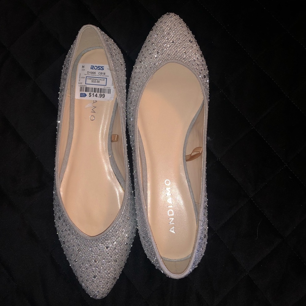 Women's Silver Glitter Pointed-Toe Flats - Picture 2 of 5